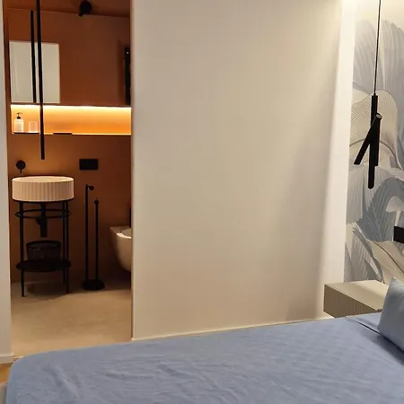 Rosmari, Designer With Free Parking *