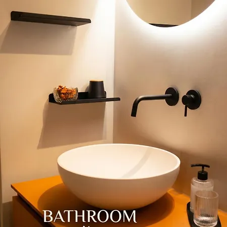 Apartment Rosmari, Designer With Free Parking
