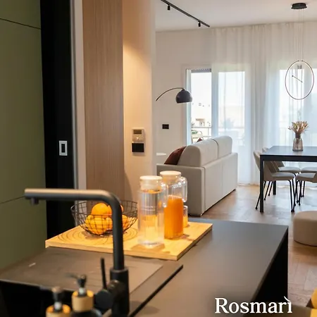 Rosmari, Designer With Free Parking Apartment Cefalu