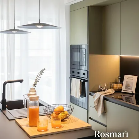 Rosmari, Designer With Free Parking Lejlighed