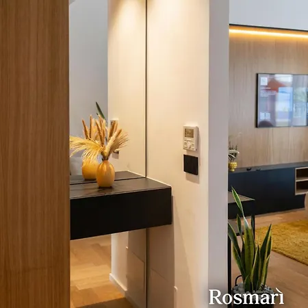 Rosmarì, Designer With Free Parking