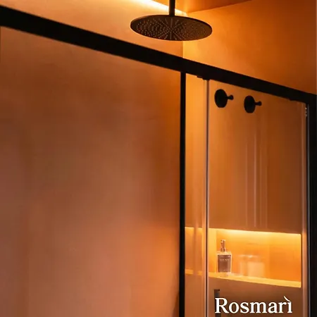 Rosmari, Designer With Free Parking アパート