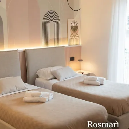Rosmari, Designer With Free Parking チェファル