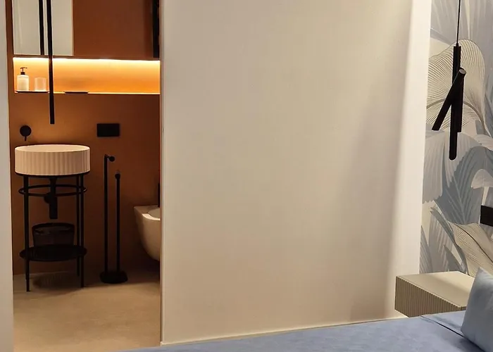 Rosmari, Designer With Free Parking *