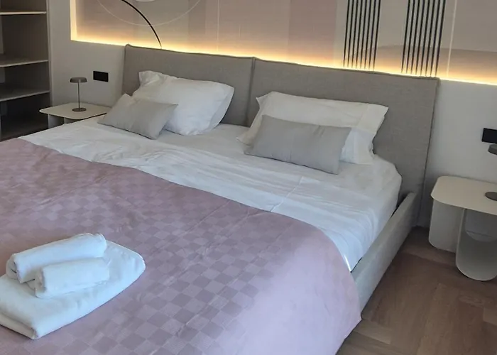 Rosmarì, Designer With Free Parking